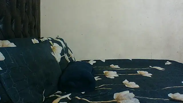 BustyBabyJ online show from 10.24.25