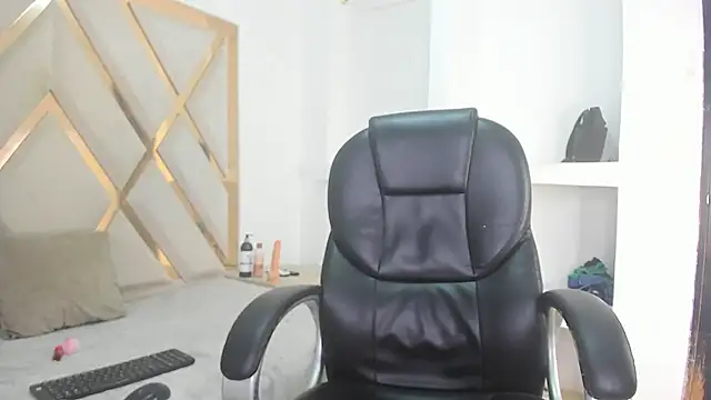 Selenaasm online show from 02.14.26