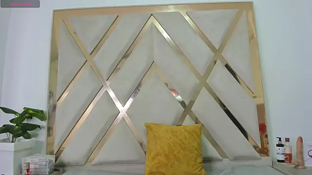 Snapshot of Selenaasm chatting on 05.18.26 Selenaasm online show from 05.18.26