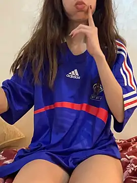 Snapshot of yasmina2020 chatting on 04.05.26 yasmina2020 online show from 04.05.26