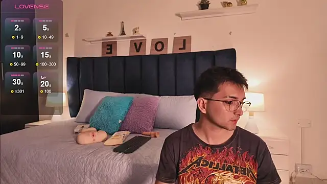 Archie 77 online show from 02.21.26