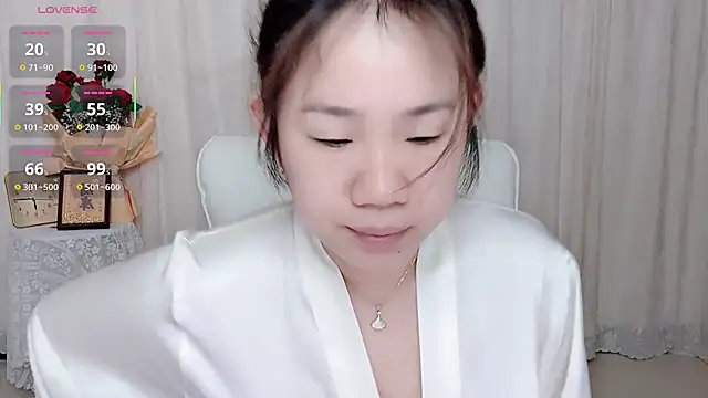 Snapshot of Darkn0t chatting on 04.29.26 Darkn0t online show from 04.29.26