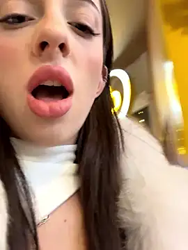 YeaLina online show from 01.06.26