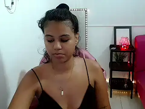 Snapshot of Shawnycarson chatting on 05.03.26 Shawnycarson online show from 05.03.26