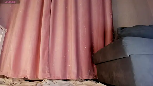 Mia Carmin online show from 02.17.26