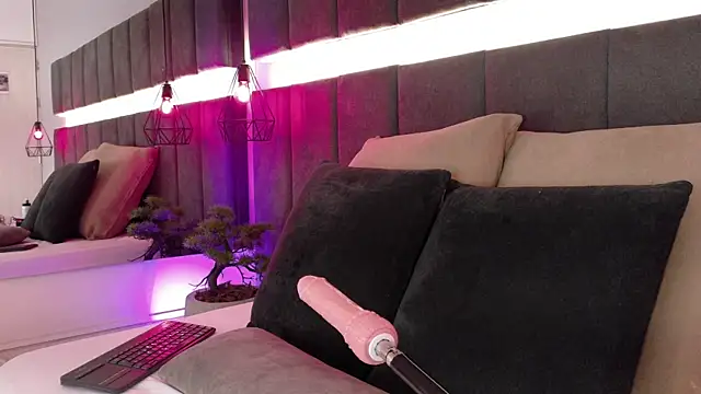 luna blannco online show from 01.09.26