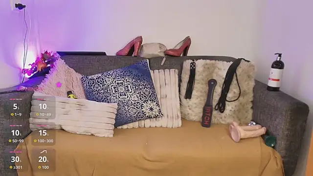 Snapshot of Laura_hotmilf chatting on 03.14.26 Laura hotmilf online show from 03.14.26