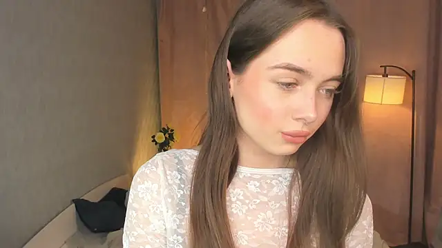 YvonneRobes online show from 04.03.26