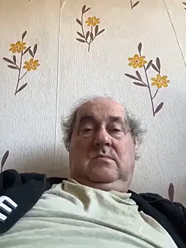 Snapshot of csikar chatting on 02.28.26 csikar online show from 02.28.26