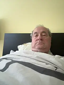 Snapshot of csikar chatting on 06.19.26 csikar online show from 06.19.26