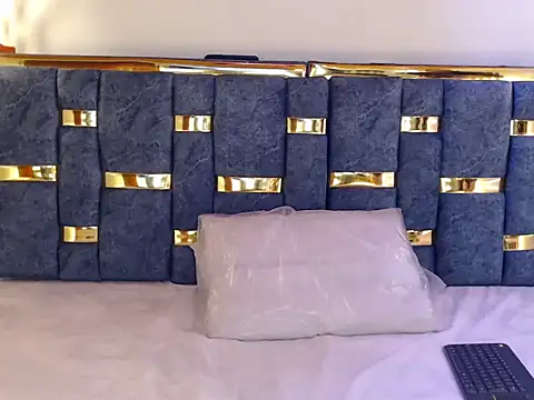 Snapshot of CATALINA_HIL9 chatting on 01.14.26 CATALINA HIL9 online show from 01.14.26