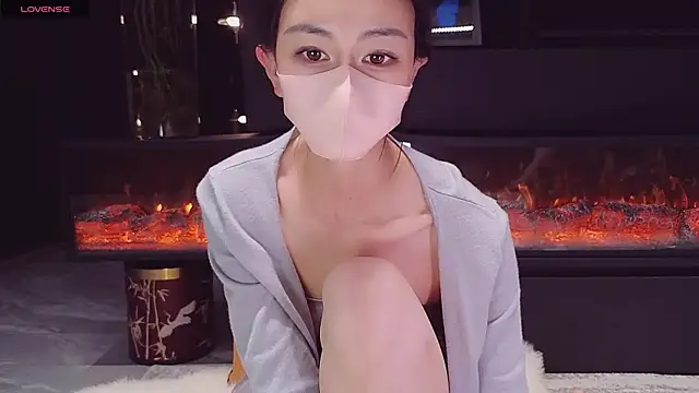 Snapshot of Anan-077 chatting on 04.29.26 Anan-077 online show from 04.29.26