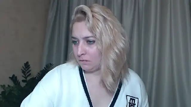 Snapshot of sweetpussy13 chatting on 01.10.25 sweetpussy13 online show from 01.10.25