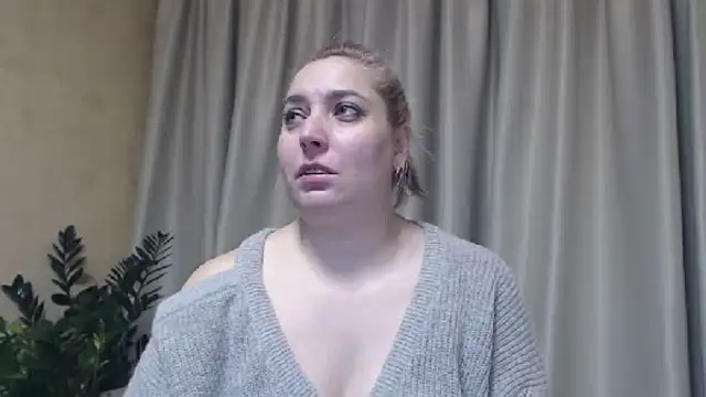 Snapshot of sweetpussy13 chatting on 01.21.25 sweetpussy13 online show from 01.21.25