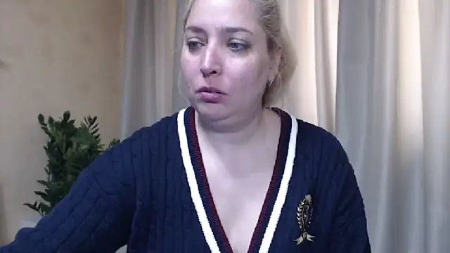 Snapshot of sweetpussy13 chatting on 05.01.26 sweetpussy13 online show from 05.01.26