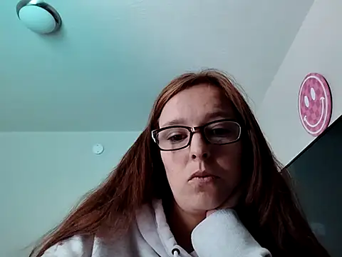 Snapshot of redremmi chatting on 12.15.25 redremmi online show from 12.15.25