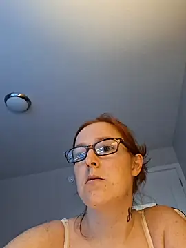 Snapshot of redremmi chatting on 02.16.26 redremmi online show from 02.16.26