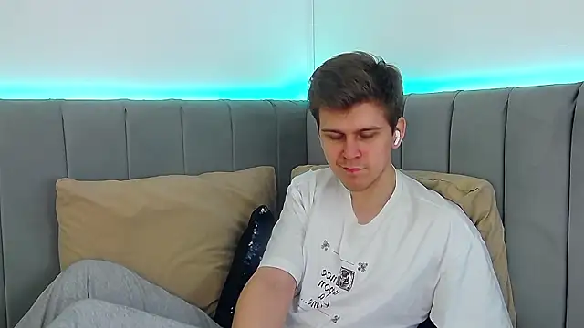 Snapshot of NickJohnas chatting on 01.17.26 NickJohnas online show from 01.17.26