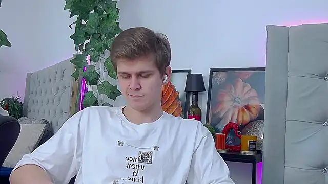 Snapshot of NickJohnas chatting on 02.04.26 NickJohnas online show from 02.04.26