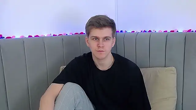 Snapshot of NickJohnas chatting on 02.08.26 NickJohnas online show from 02.08.26