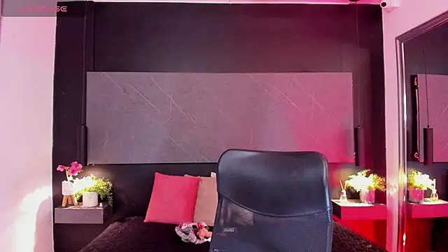 Snapshot of arcangel_harris chatting on 02.13.26 arcangel harris online show from 02.13.26