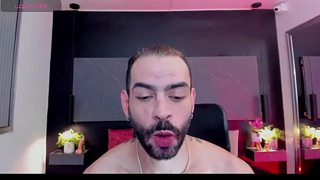 Snapshot of arcangel_harris chatting on 02.18.26 arcangel harris online show from 02.18.26