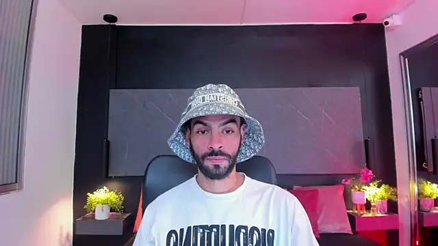 Snapshot of arcangel_harris chatting on 02.23.26 arcangel harris online show from 02.23.26