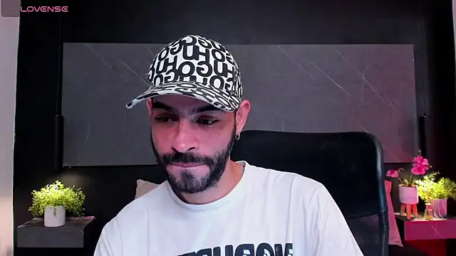 Snapshot of arcangel_harris chatting on 02.24.26 arcangel harris online show from 02.24.26