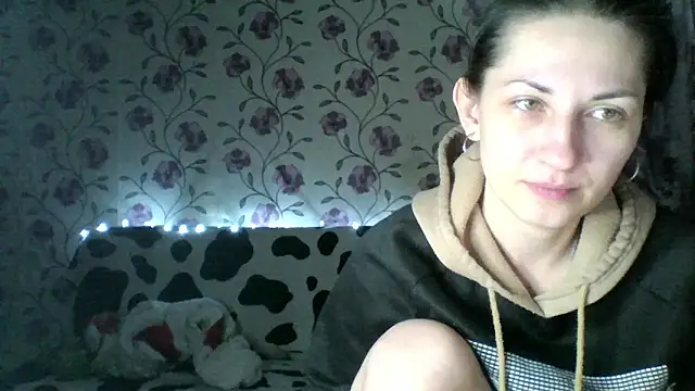 nika smily online show from 12.13.25