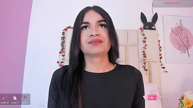 Snapshot of Silvanna-Casstro chatting on 01.06.26 Silvanna-Casstro online show from 01.06.26