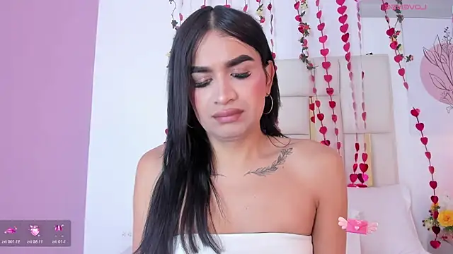 Snapshot of Silvanna-Casstro chatting on 01.12.26 Silvanna-Casstro online show from 01.12.26