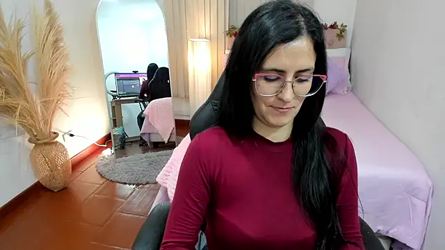 Isa Emm online show from 01.07.26