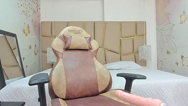 Snapshot of Jadde_Greyy_ chatting on 01.16.26 Jadde Greyy online show from 01.16.26