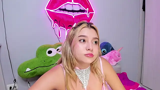 Snapshot of AndyxSmith chatting on 12.23.25 AndyxSmith online show from 12.23.25