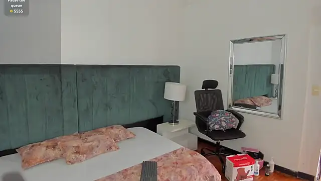 Scarlett  Noir online show from 03.31.26