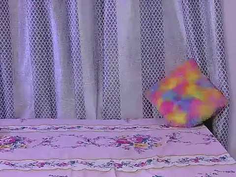 Snapshot of hey-pinky chatting on 02.20.26 hey-pinky online show from 02.20.26