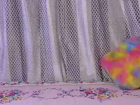 Snapshot of hey-pinky chatting on 03.01.26 hey-pinky online show from 03.01.26