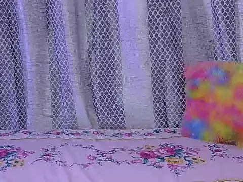 Snapshot of hey-pinky chatting on 03.06.26 hey-pinky online show from 03.06.26