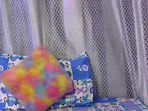 Snapshot of hey-pinky chatting on 03.24.26 hey-pinky online show from 03.24.26