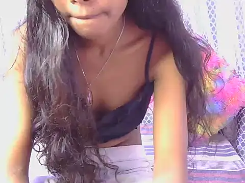 Snapshot of hey-pinky chatting on 03.31.26 hey-pinky online show from 03.31.26