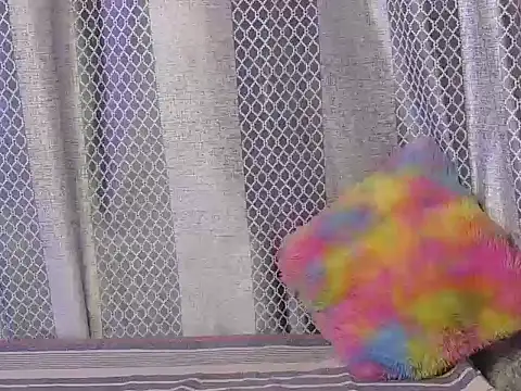 Snapshot of hey-pinky chatting on 04.05.26 hey-pinky online show from 04.05.26