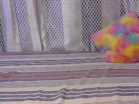 Snapshot of hey-pinky chatting on 04.09.26 hey-pinky online show from 04.09.26