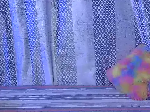 Snapshot of hey-pinky chatting on 04.11.26 hey-pinky online show from 04.11.26