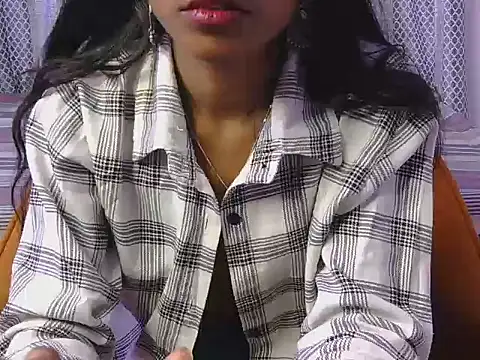 Snapshot of hey-pinky chatting on 04.11.26 hey-pinky online show from 04.11.26