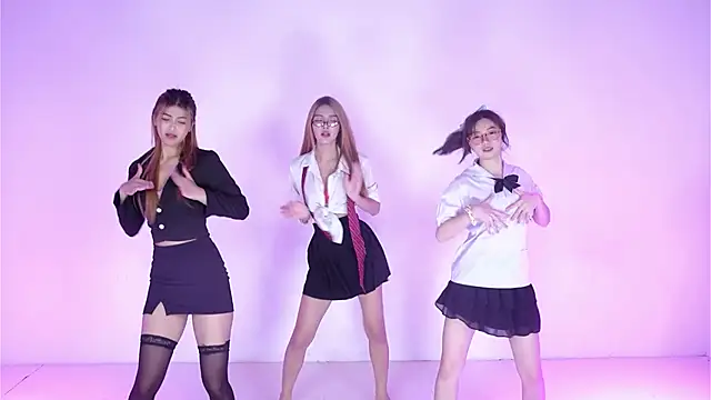 G-Velvet online show from 04.19.26