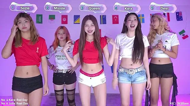 Snapshot of G-Velvet chatting on 07.19.26 G-Velvet online show from 07.19.26