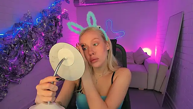 AprilChambers online show from 02.03.26