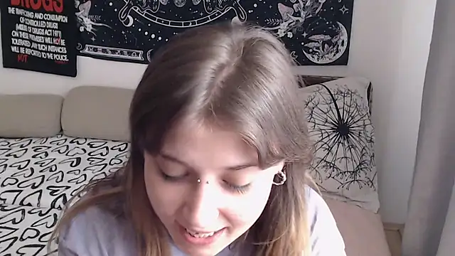 Snapshot of AlienforTwenty chatting on 07.12.26 AlienforTwenty online show from 07.12.26