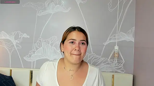 Snapshot of beautifulgirl4u_ chatting on 02.22.26 beautifulgirl4u online show from 02.22.26