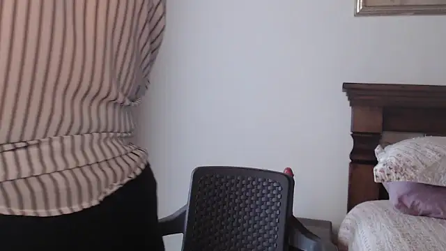 Snapshot of evelynsmithco chatting on 02.28.26 evelynsmithco online show from 02.28.26